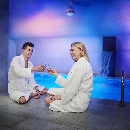 Hotel Fado Spa & Restaurant Świdnica Dış mekan fotoğraf