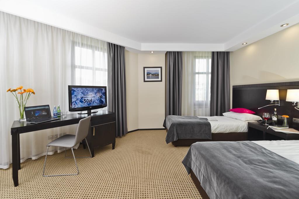 Hotel Fado Spa & Restaurant Świdnica Oda fotoğraf