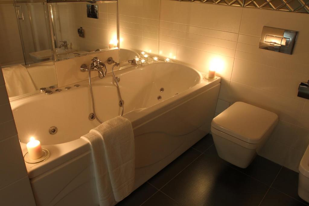 Hotel Fado Spa & Restaurant Świdnica Oda fotoğraf