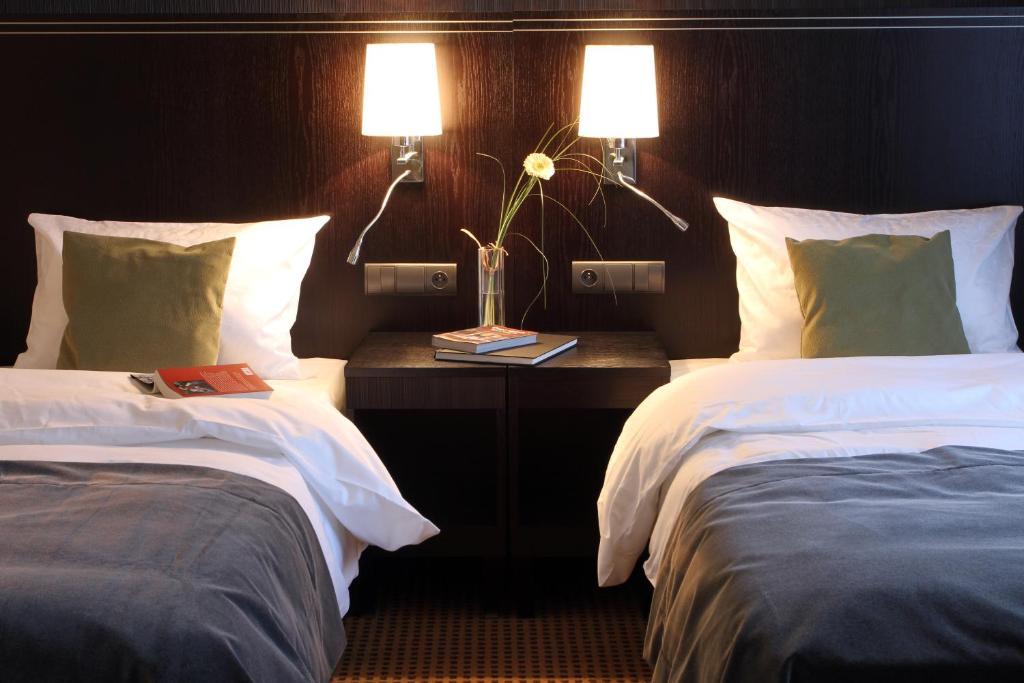 Hotel Fado Spa & Restaurant Świdnica Oda fotoğraf