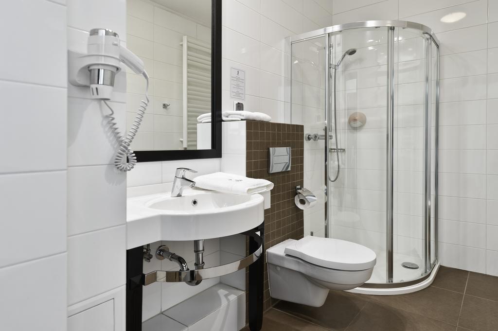Hotel Fado Spa & Restaurant Świdnica Dış mekan fotoğraf