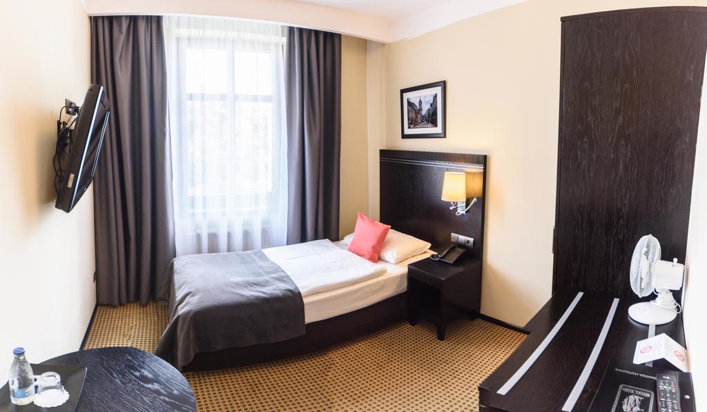 Hotel Fado Spa & Restaurant Świdnica Dış mekan fotoğraf
